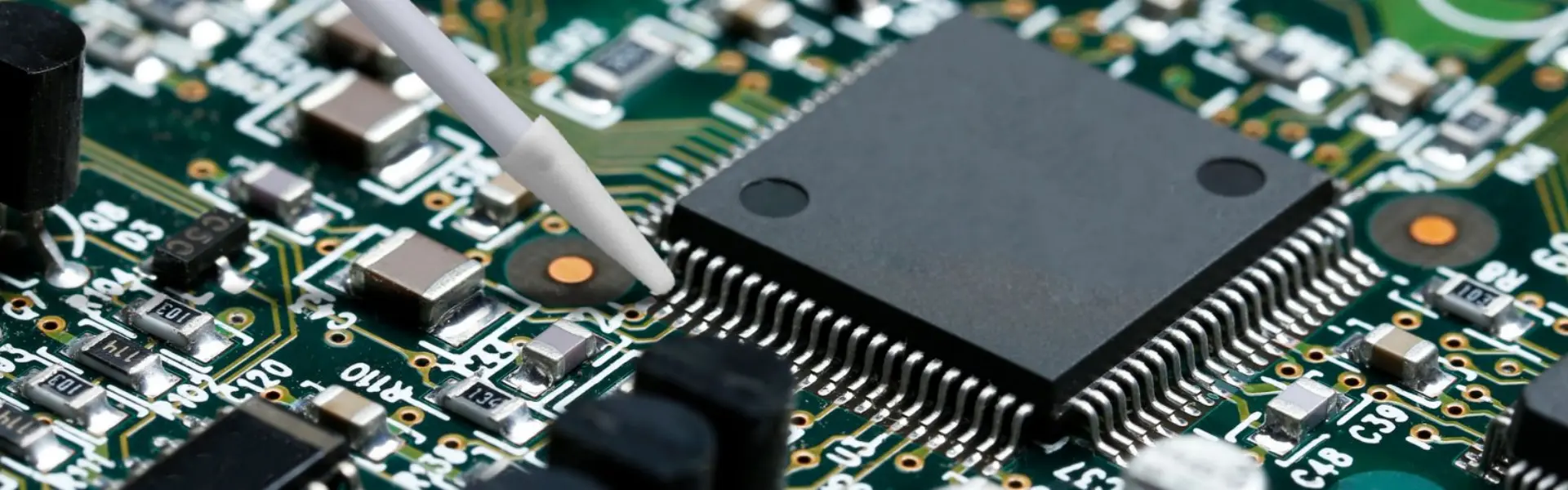 Wipestar cleanroom swabs for precision cleaning, laboratory and manufacturing use