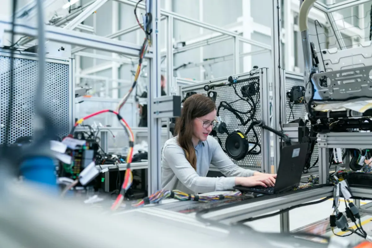 Clean electronics manufacturing environment with PCB assembly equipment and proper wiping procedures